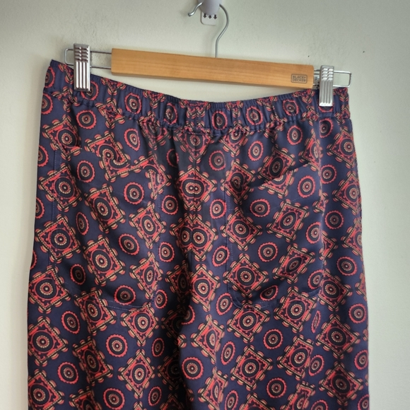 NWOT Club Monaco Women's Printed Twill Pull on Pants. Tag is missing, but never - Picture 5 of 6
